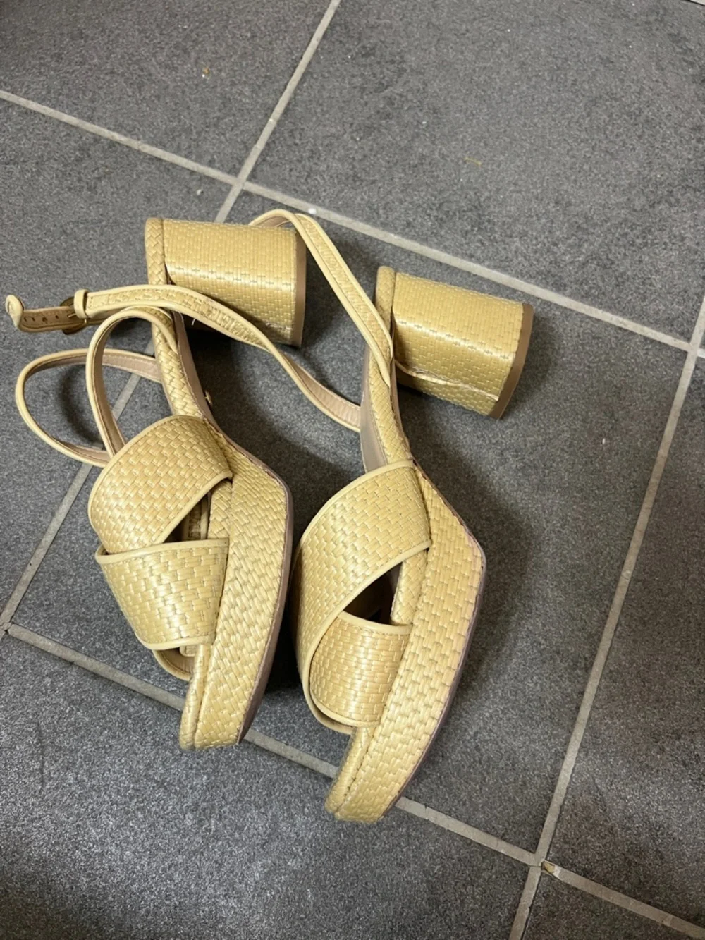 Veronica Beard Danika Raffia Platform Block Heel Sandals Sz 12 summer Resortwear